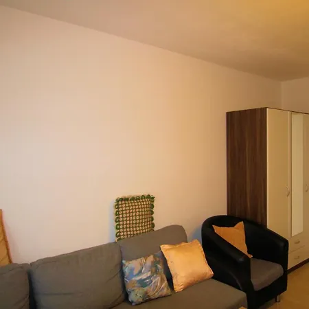 Private - Mittelfeld